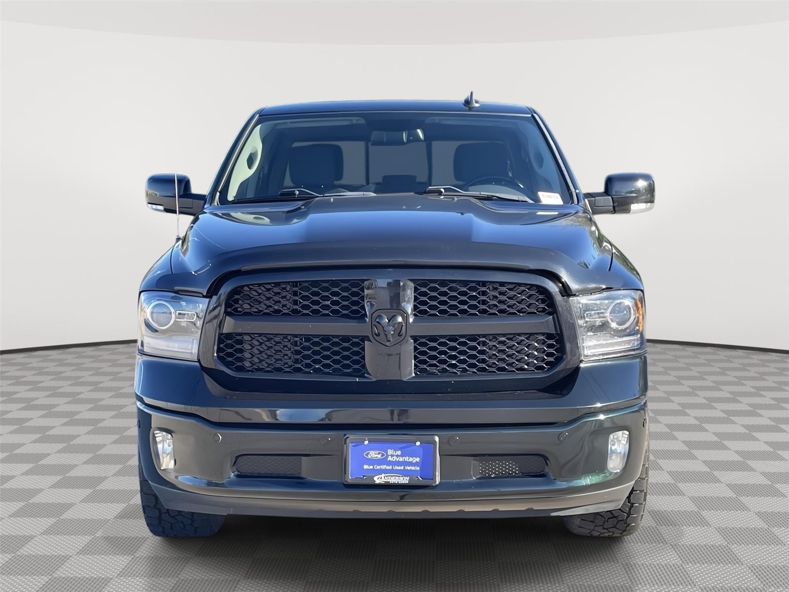 Vehicle photo 4