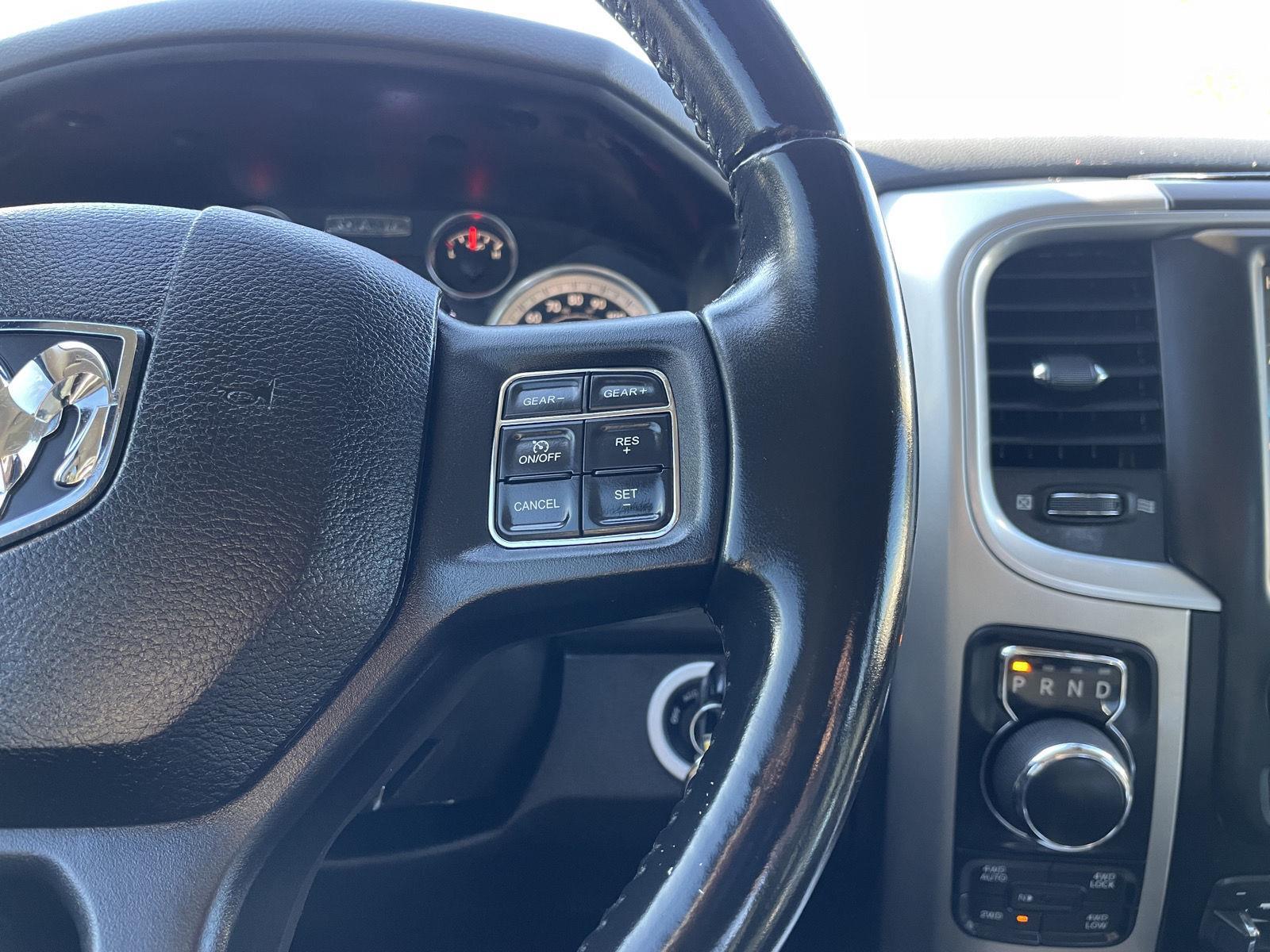 Vehicle photo 14