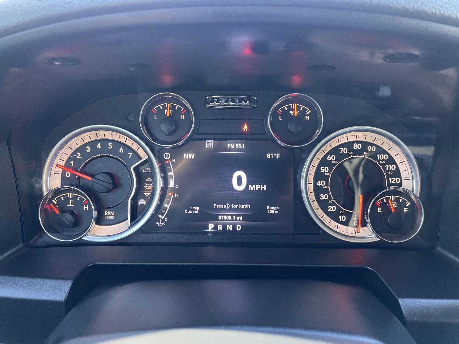 Vehicle photo 15