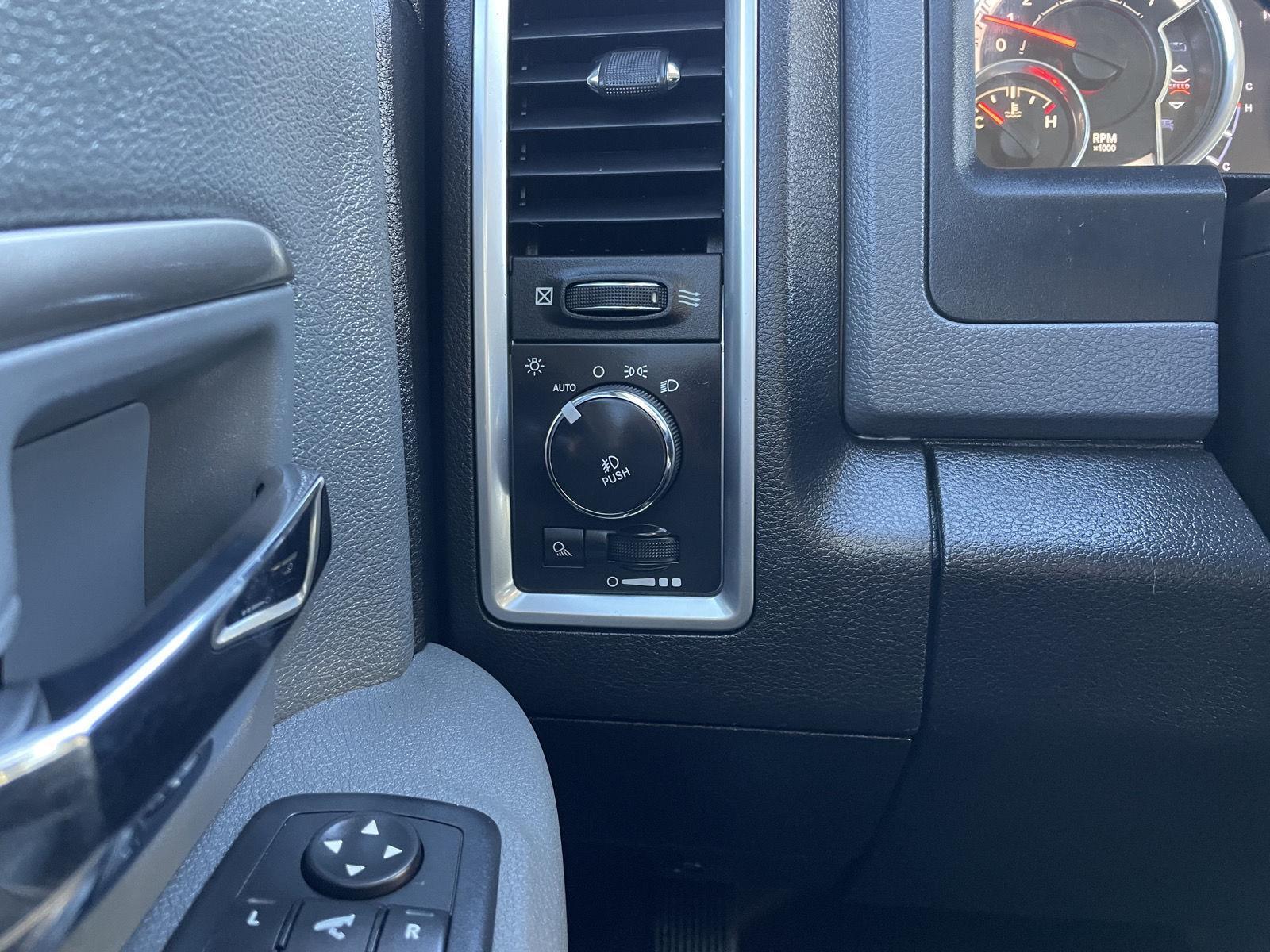 Vehicle photo 16