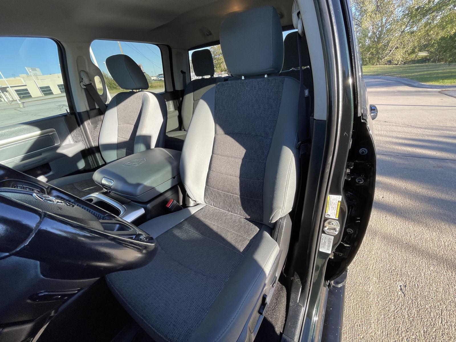 Vehicle photo 18