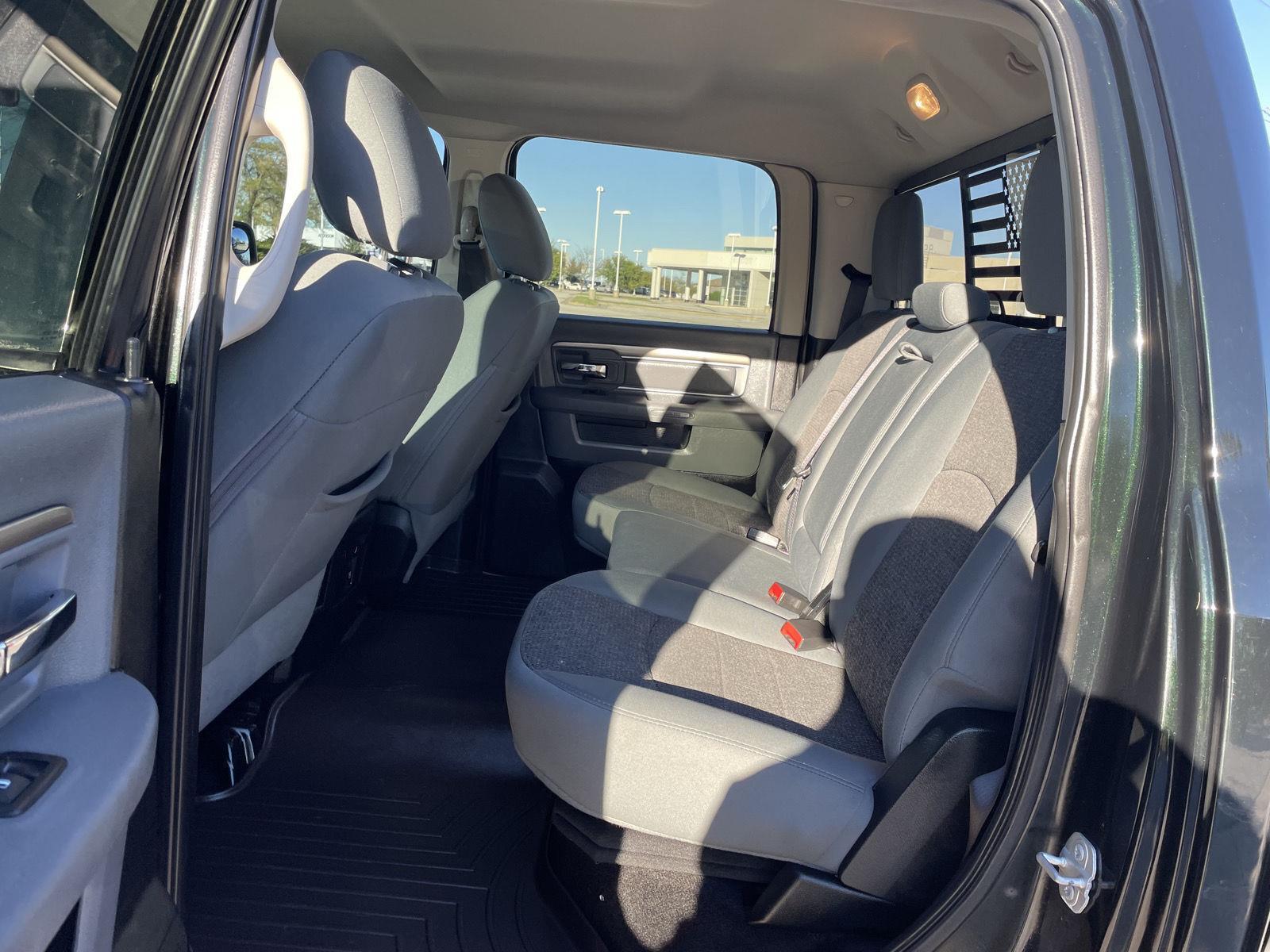Vehicle photo 20