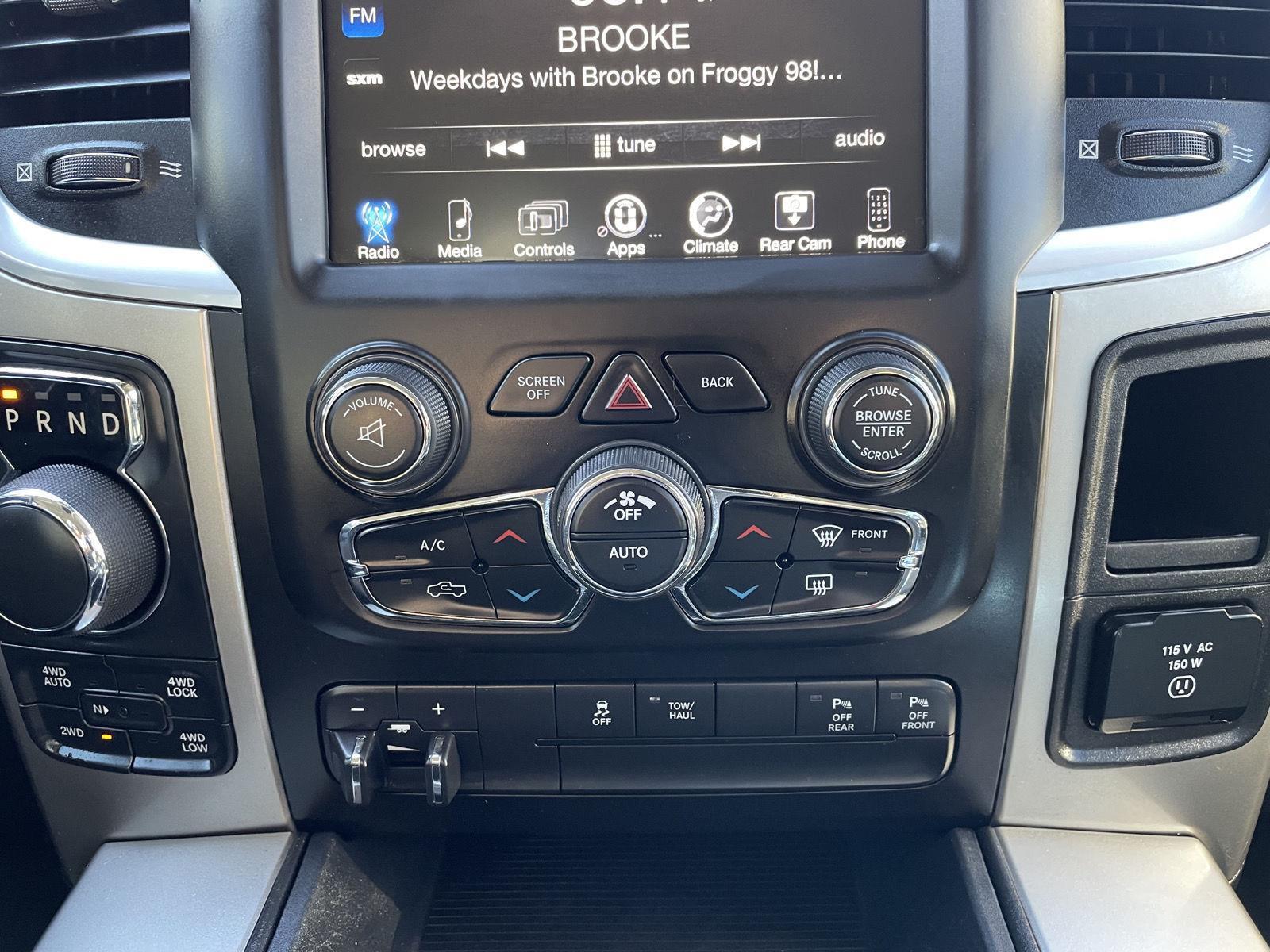 Vehicle photo 24