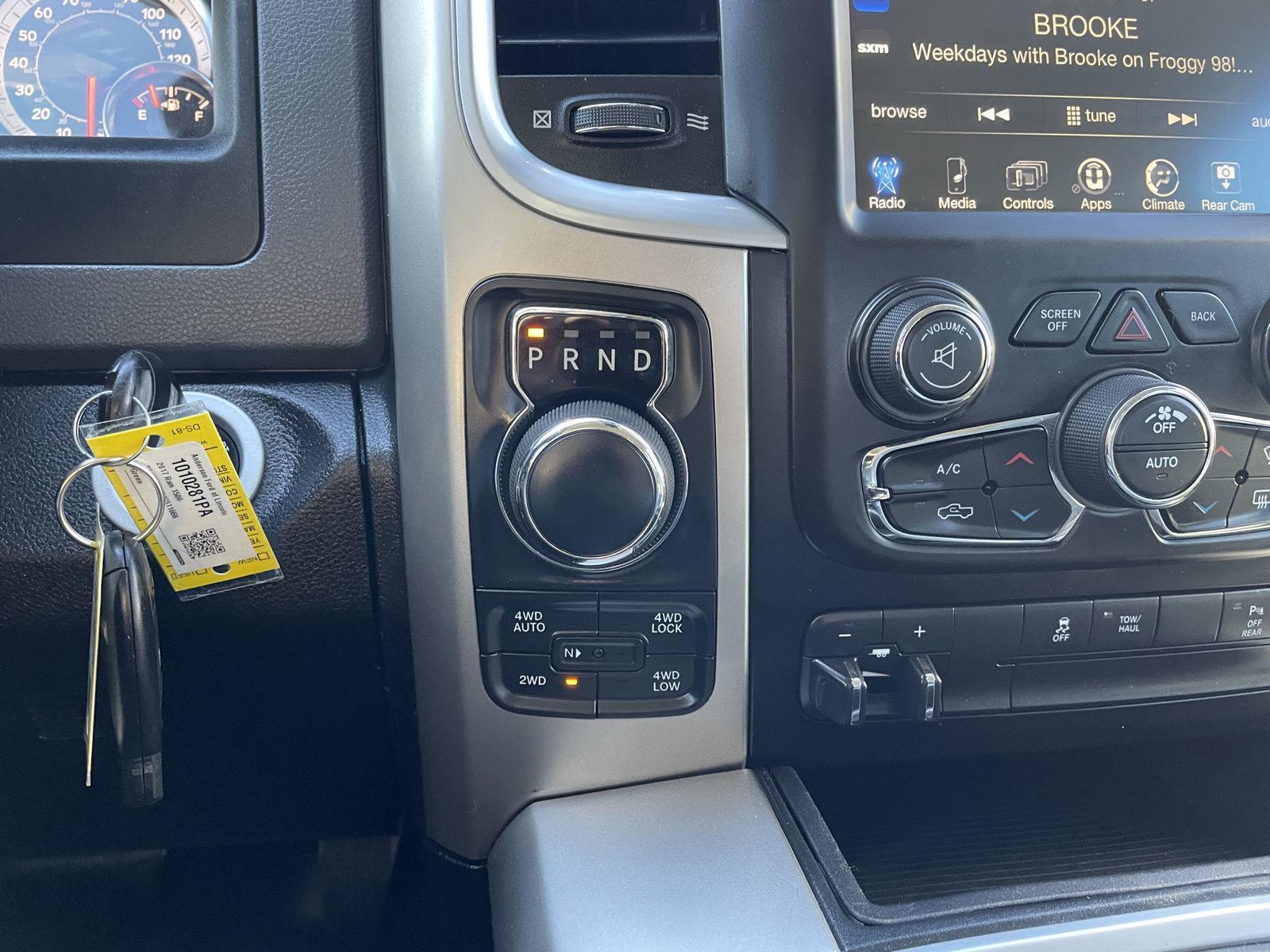 Vehicle photo 27