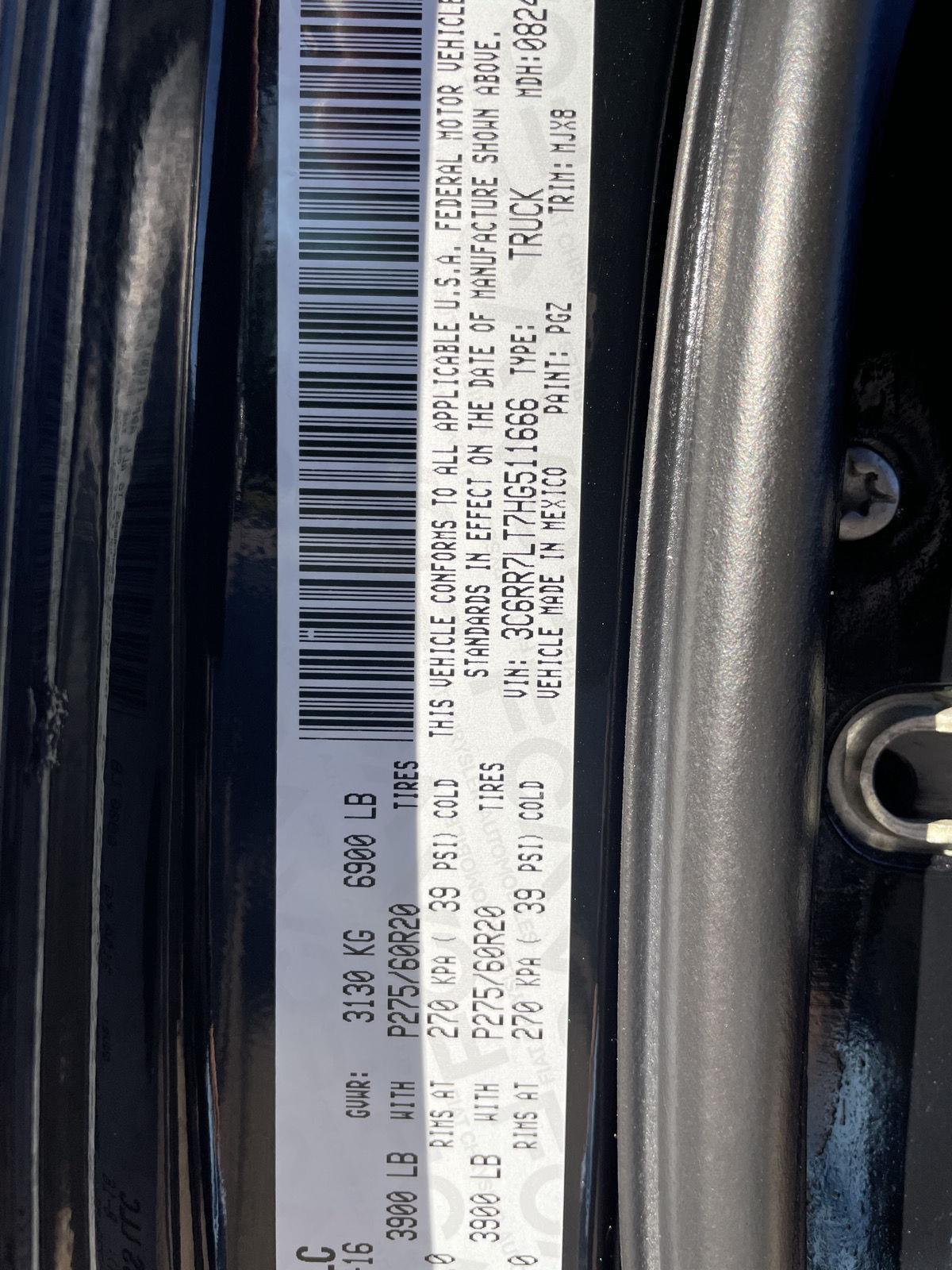 Vehicle photo 29