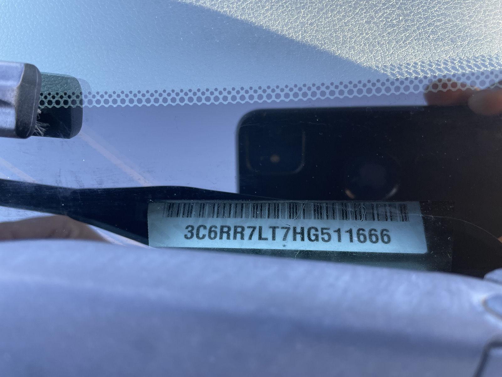 Vehicle photo 30