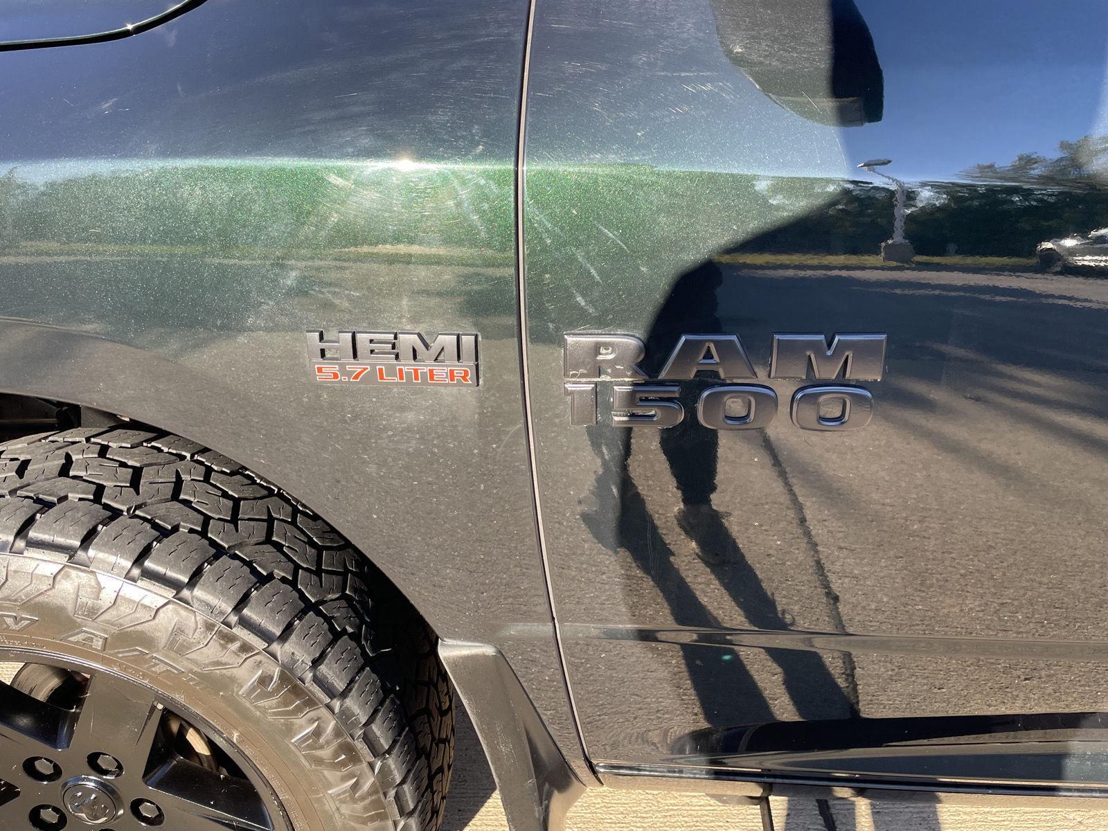 Vehicle photo 34