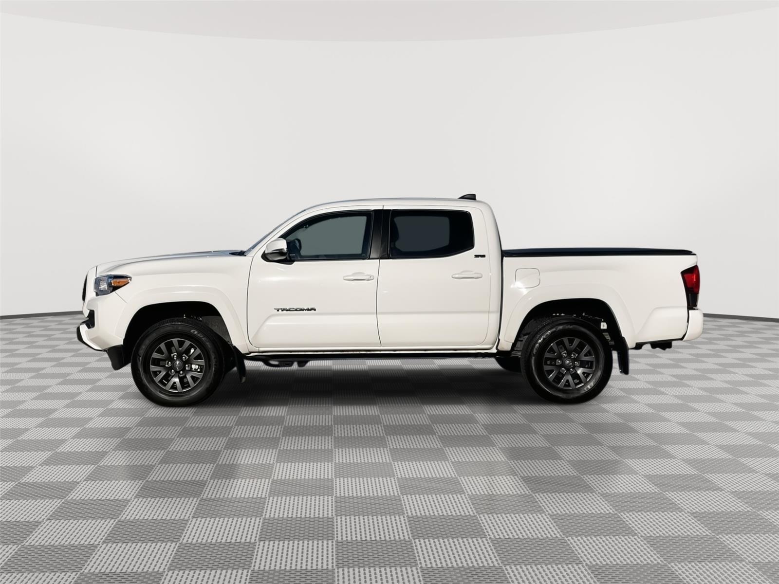 Vehicle photo 2