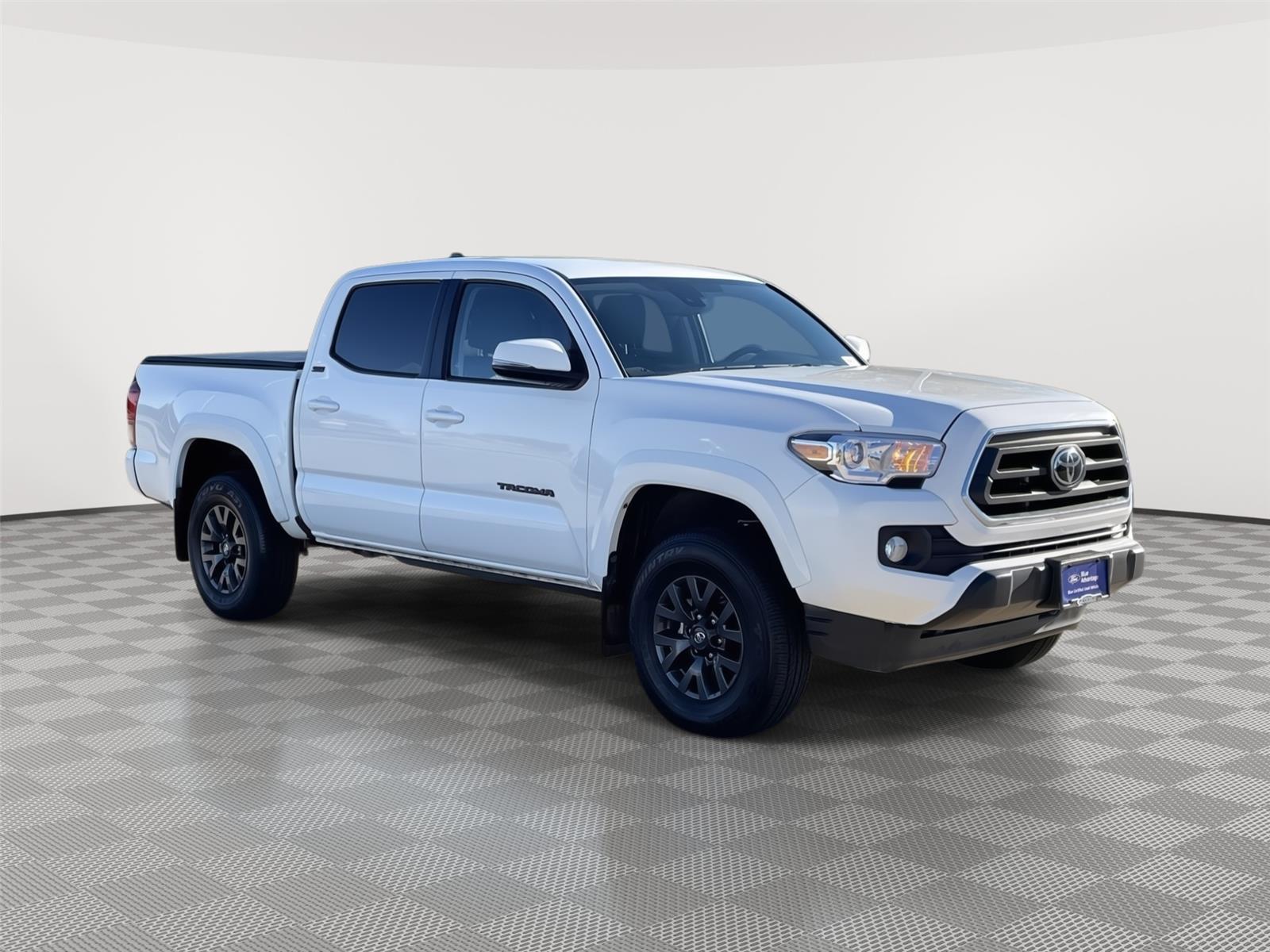 Vehicle photo 5