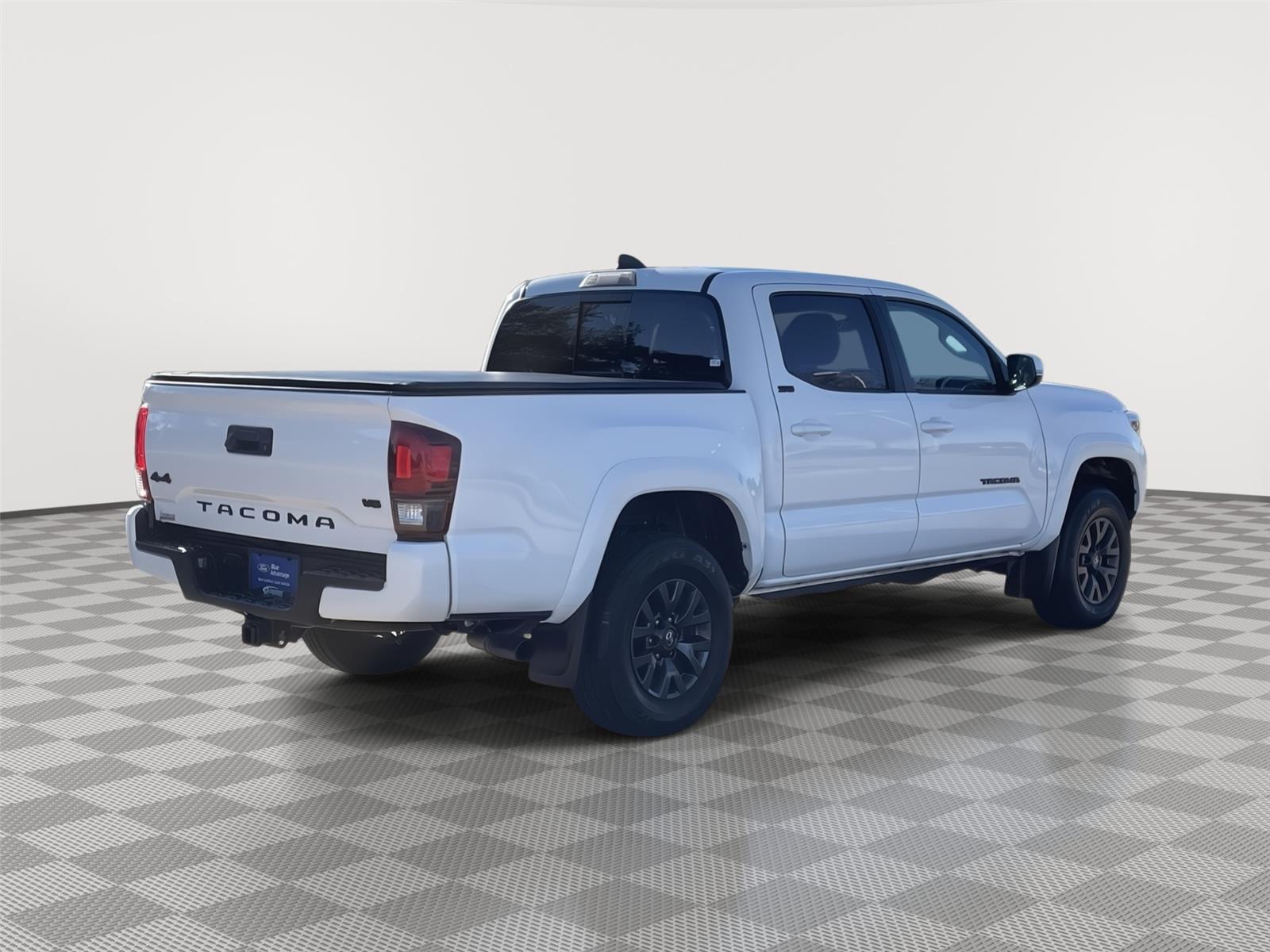 Vehicle photo 7