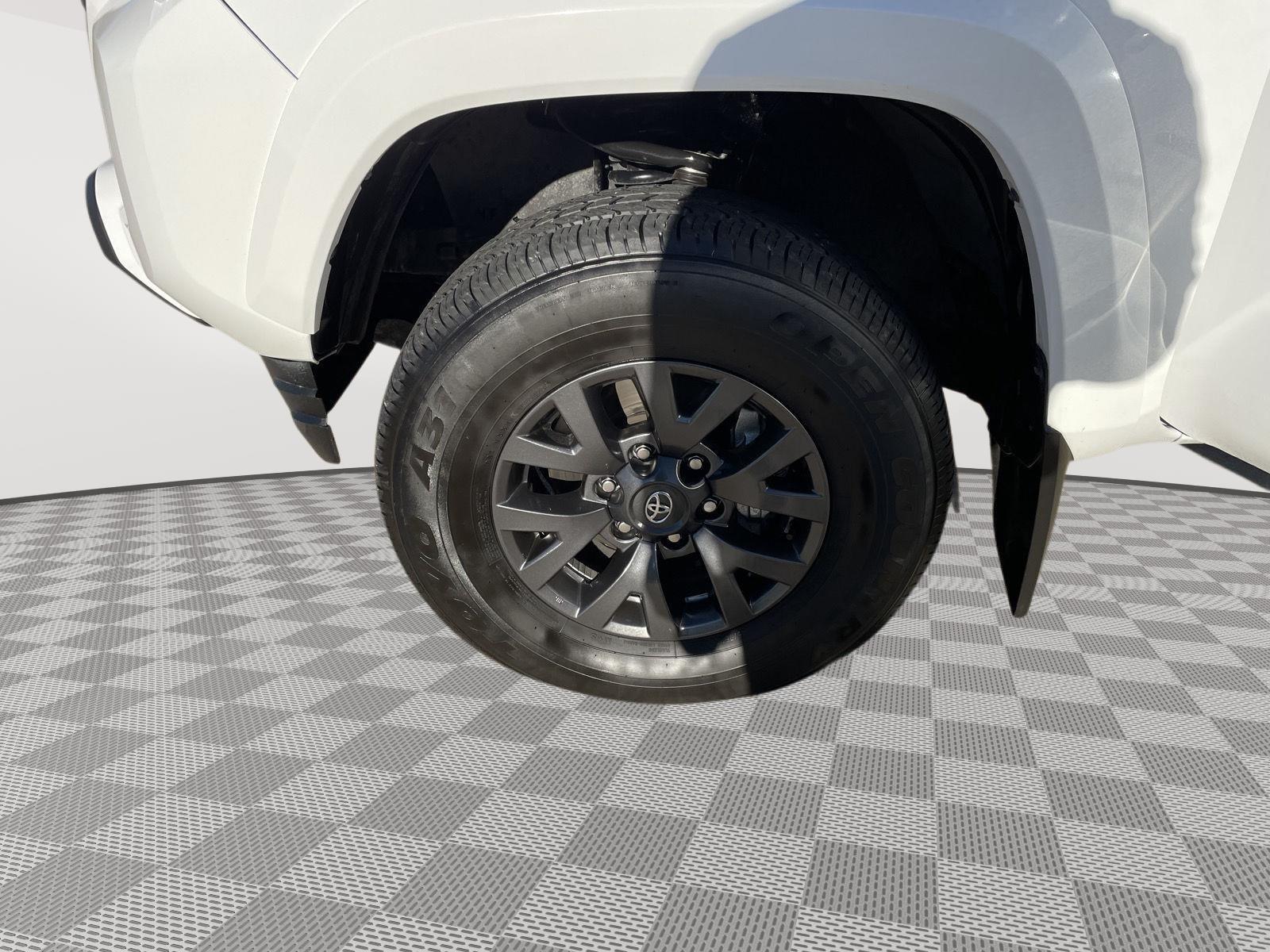 Vehicle photo 10