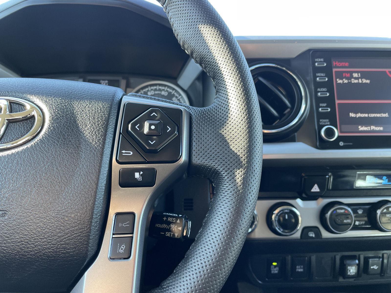 Vehicle photo 14