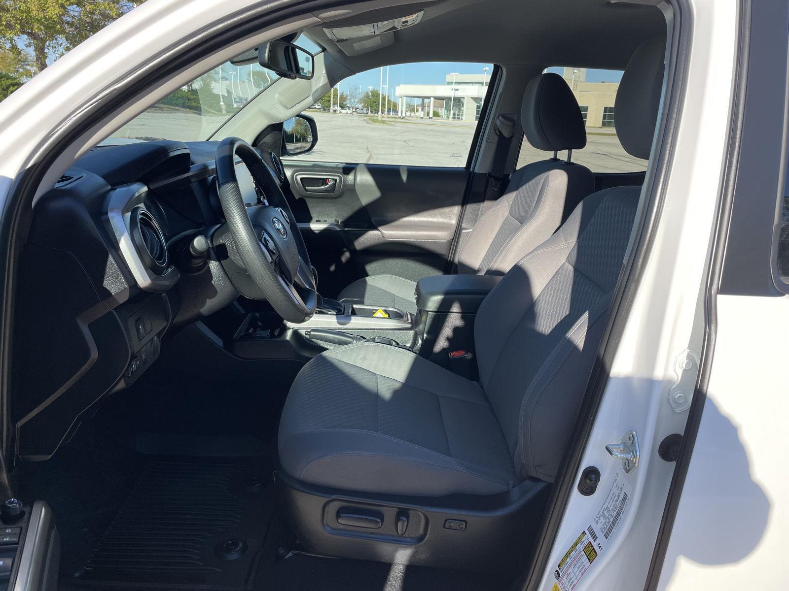 Vehicle photo 16