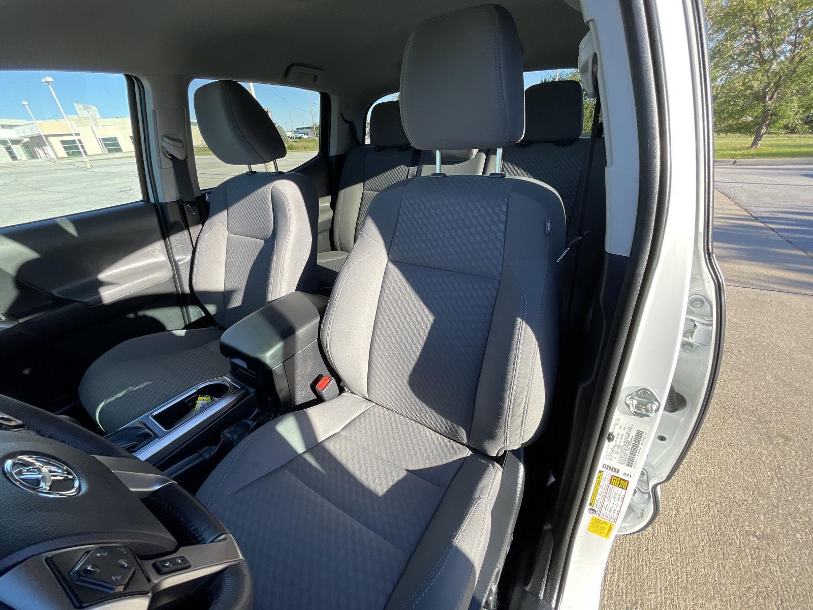 Vehicle photo 17