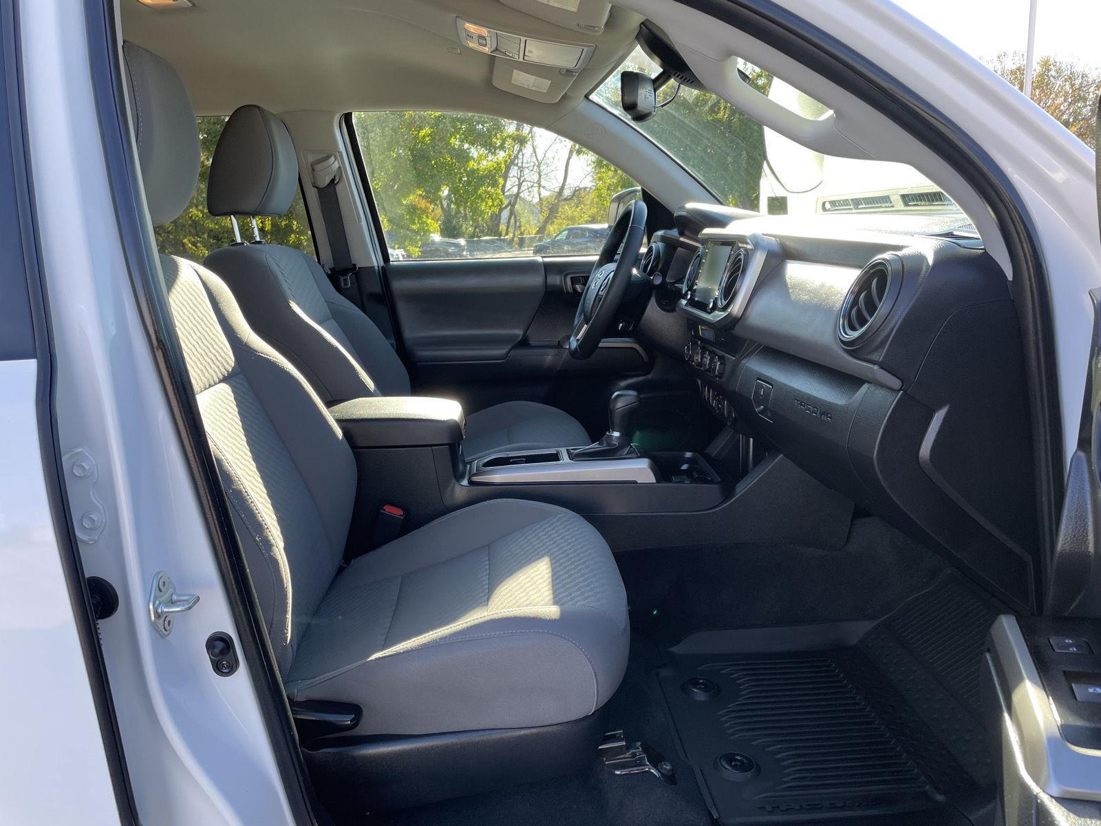 Vehicle photo 18