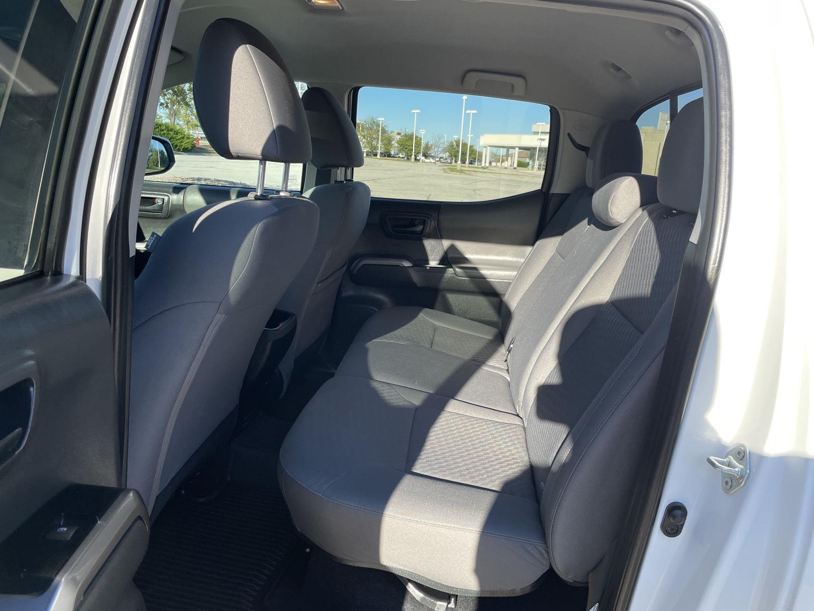 Vehicle photo 19