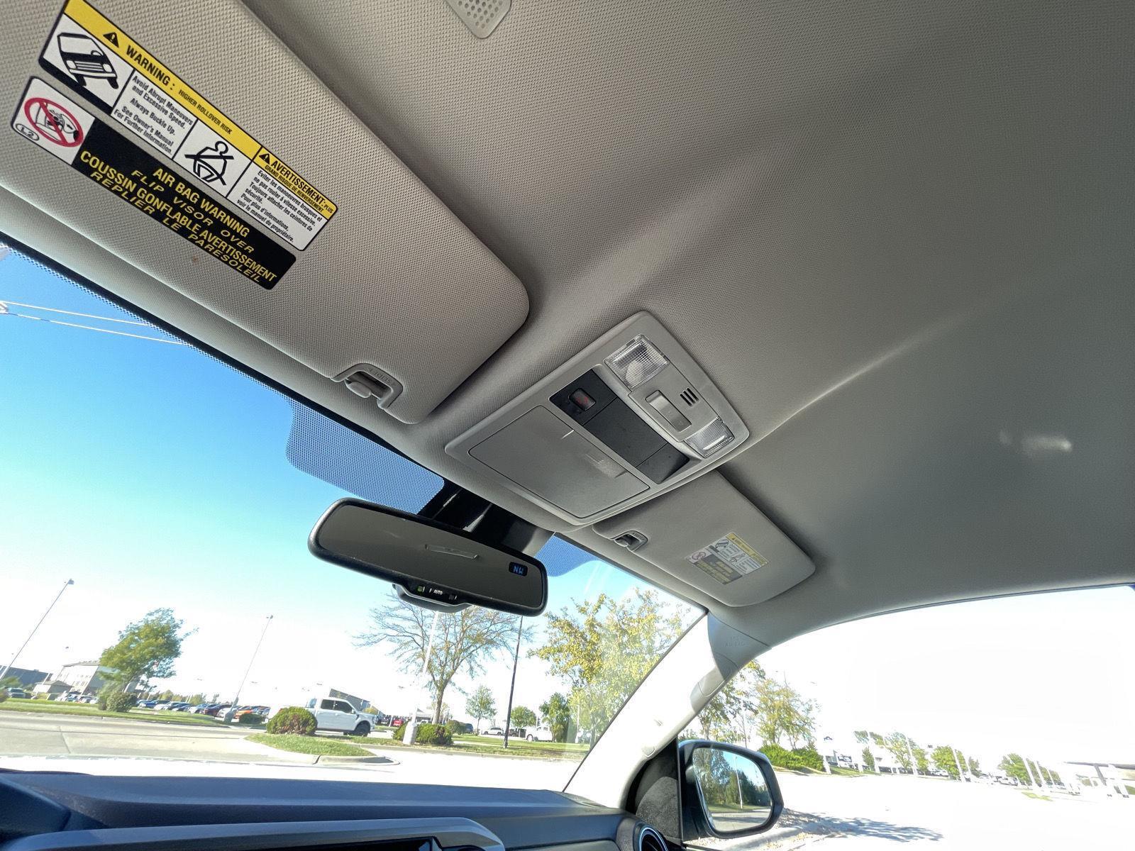 Vehicle photo 20