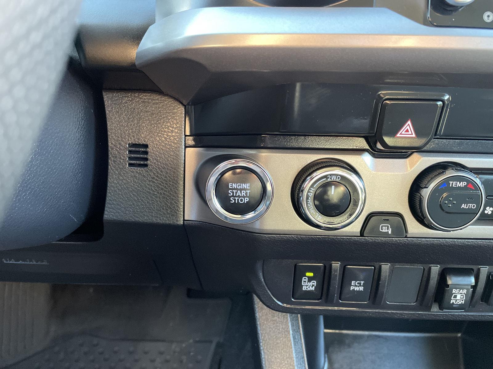 Vehicle photo 23