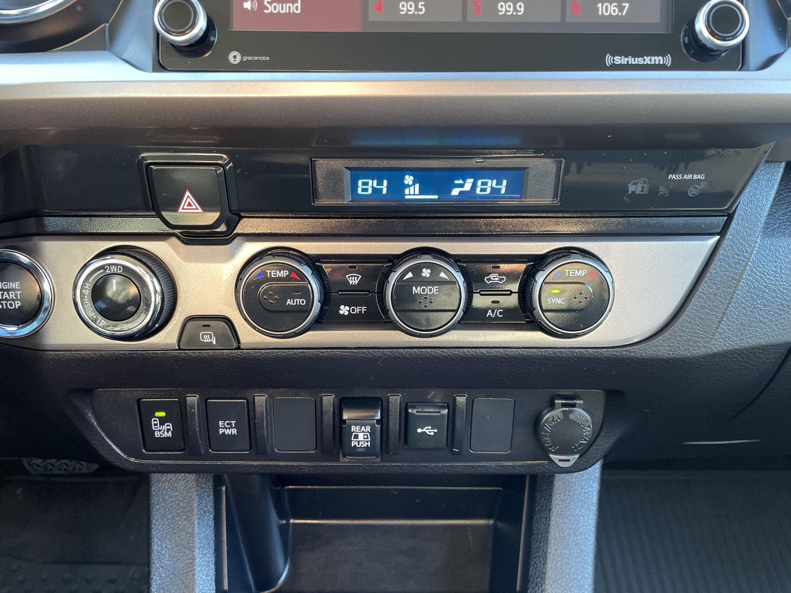 Vehicle photo 25