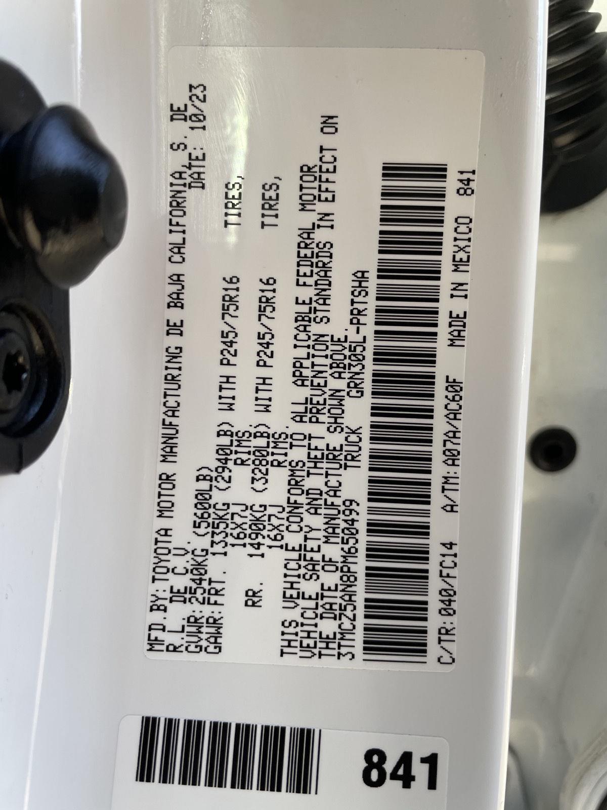 Vehicle photo 30
