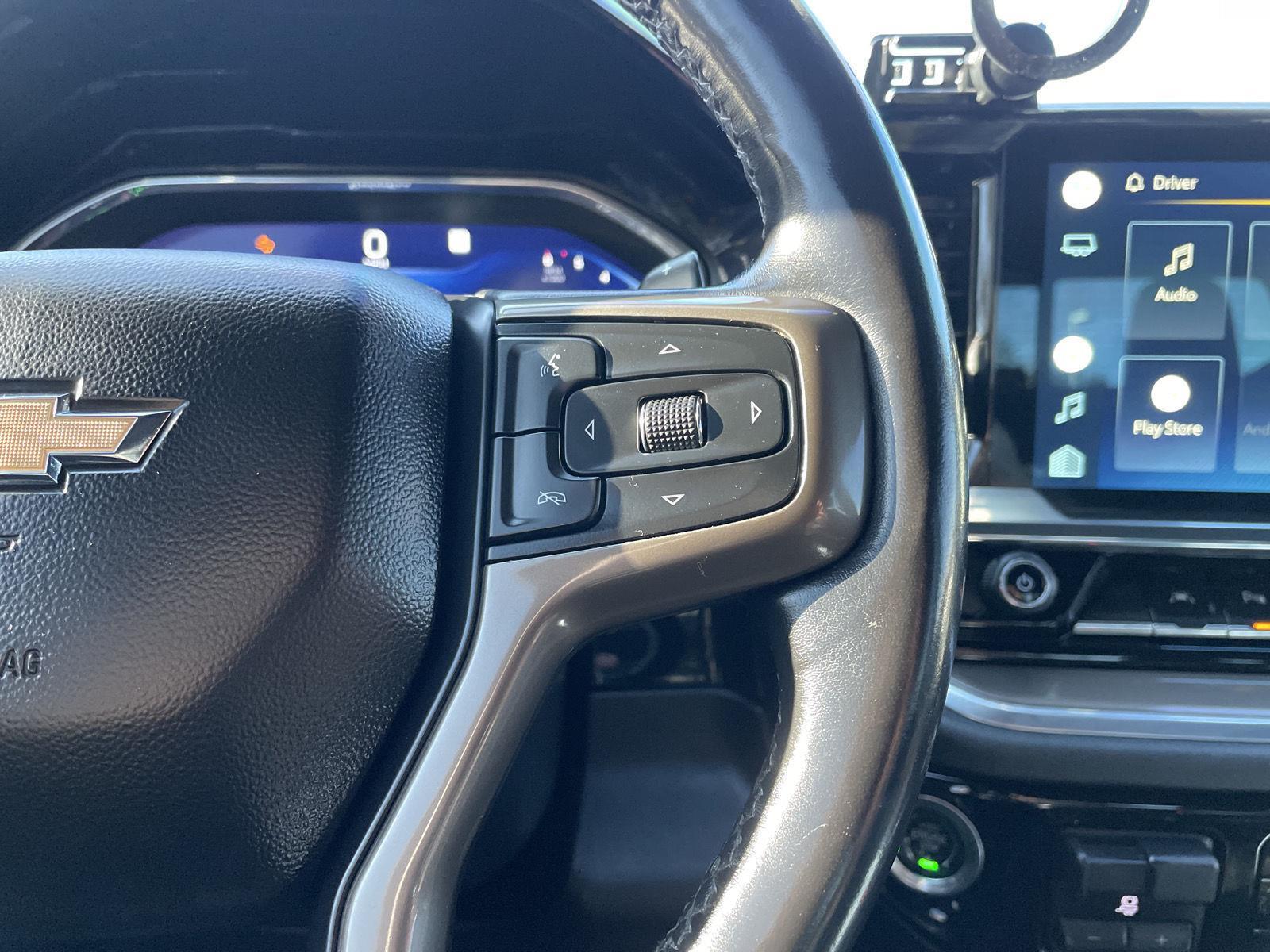 Vehicle photo 14