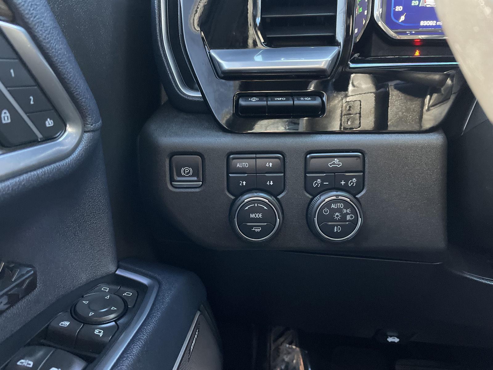 Vehicle photo 16