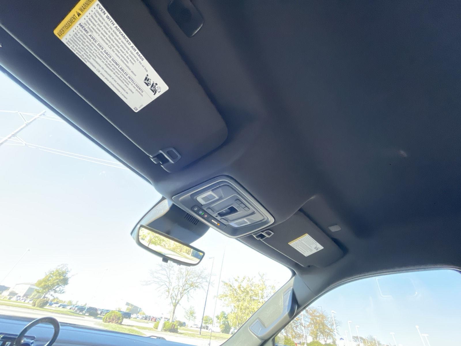Vehicle photo 22