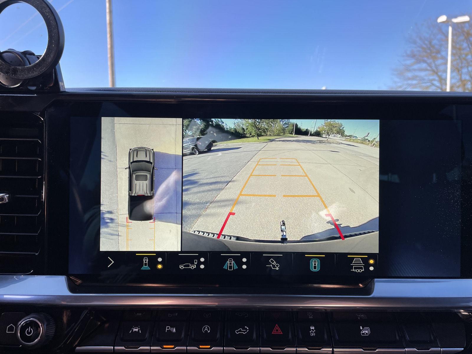 Vehicle photo 25