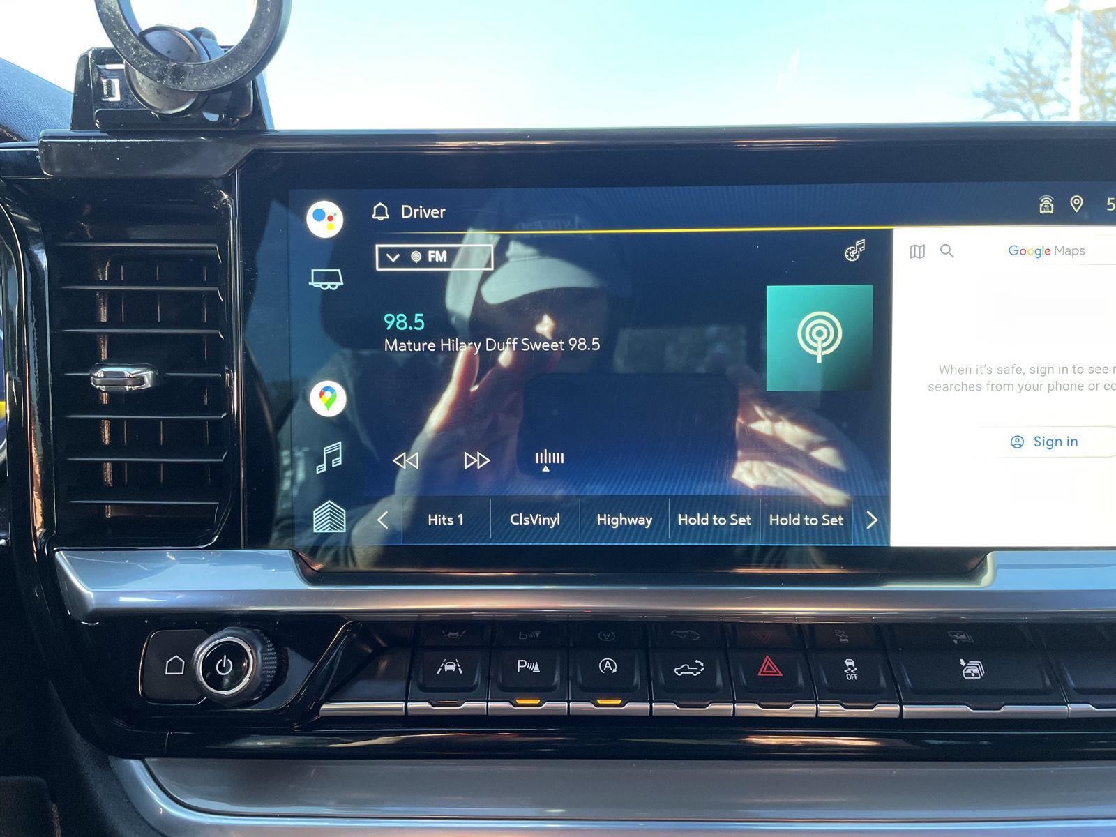 Vehicle photo 28