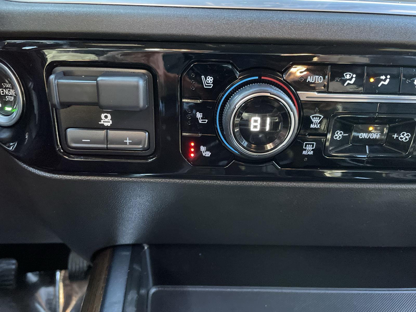 Vehicle photo 31