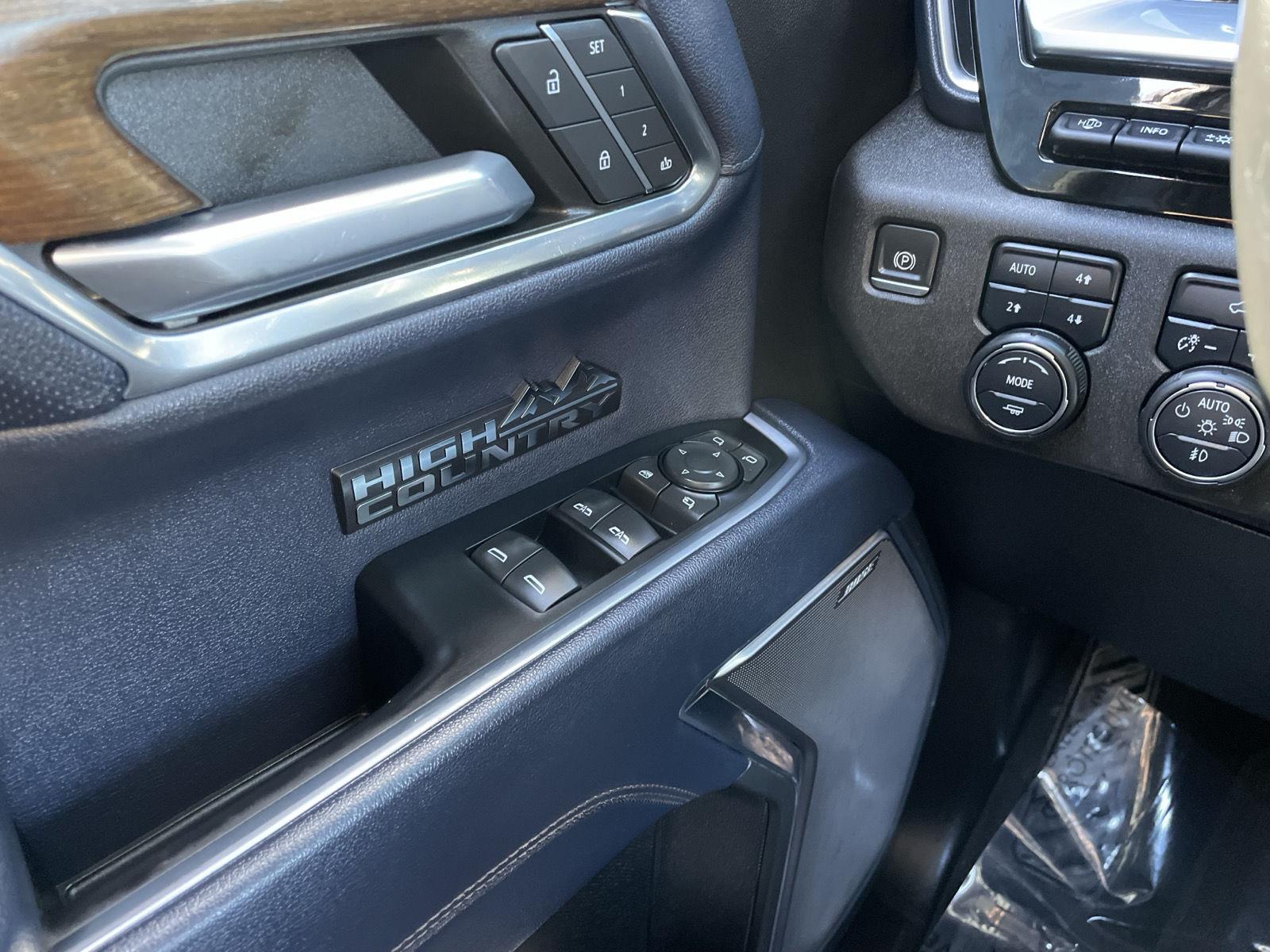 Vehicle photo 34