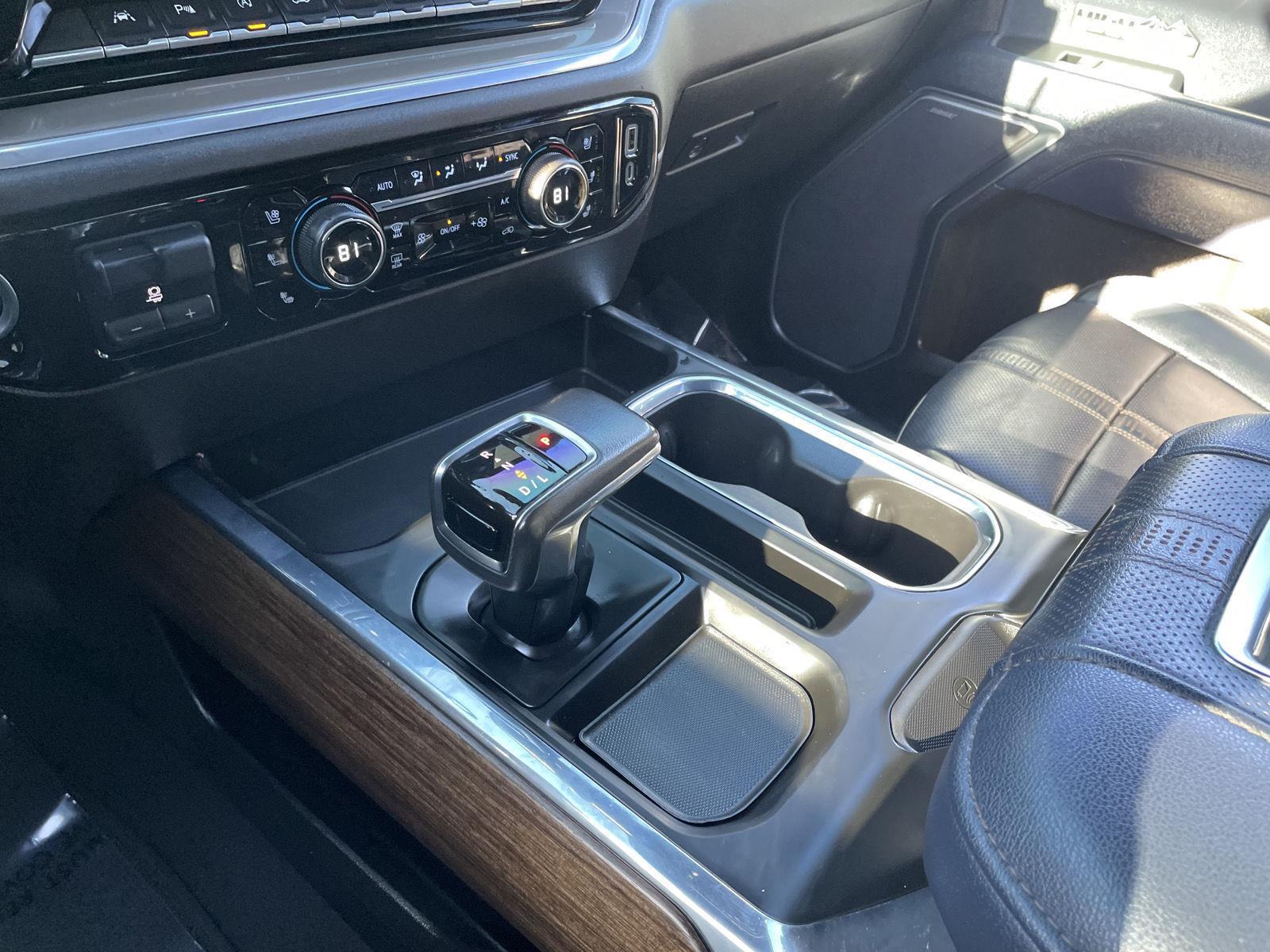 Vehicle photo 35