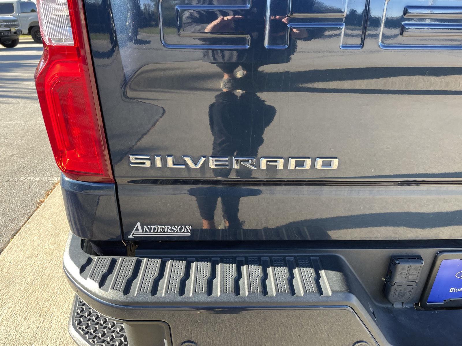 Vehicle photo 40