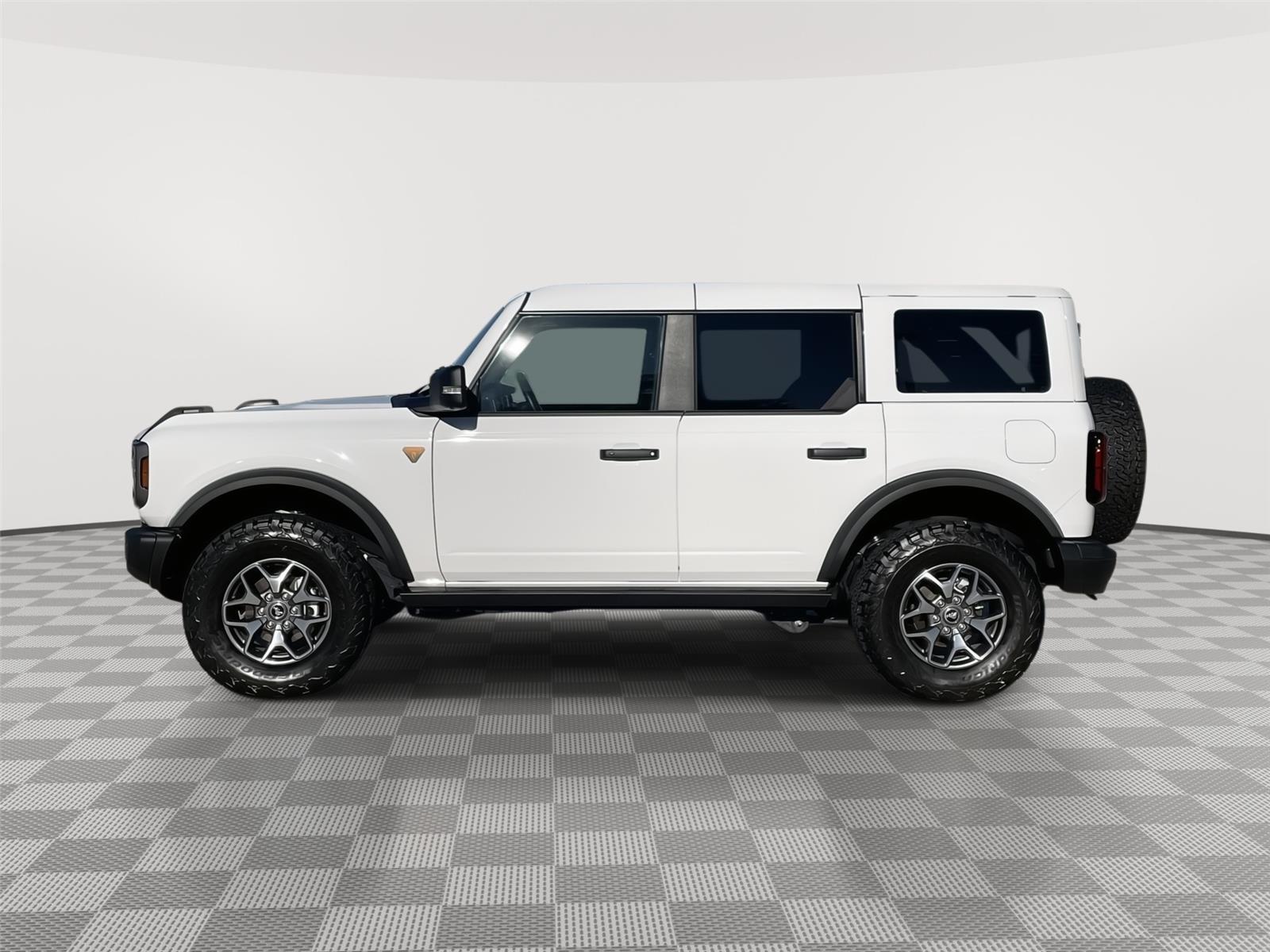 Vehicle photo 2