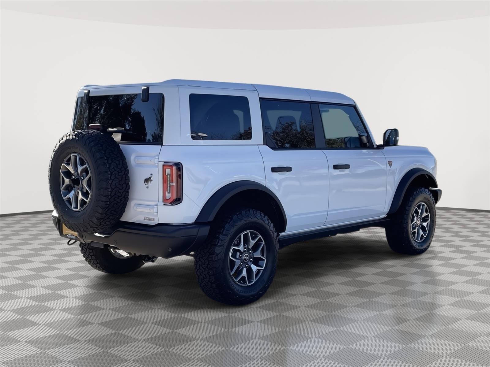 Vehicle photo 7