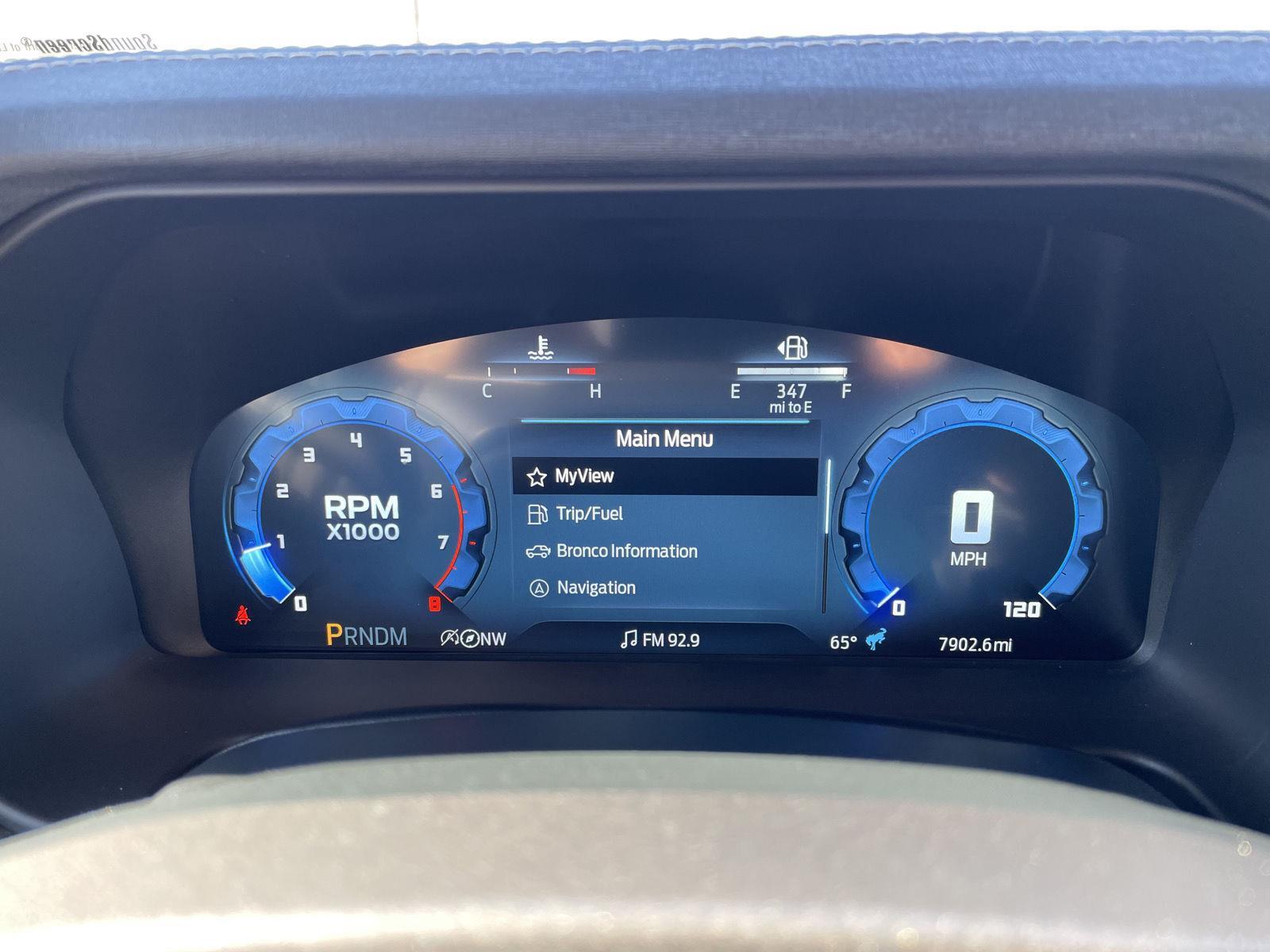 Vehicle photo 15