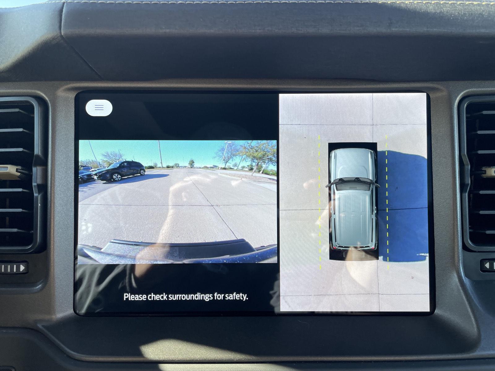 Vehicle photo 24