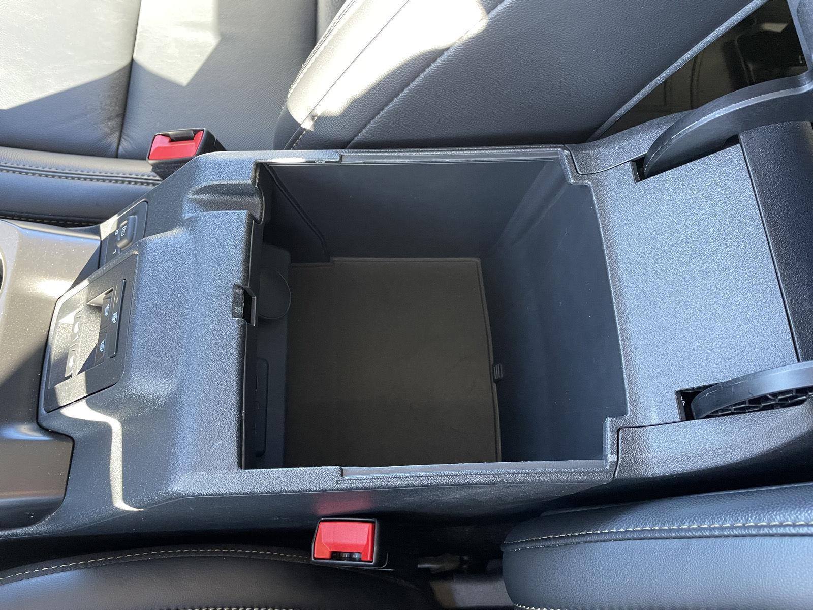 Vehicle photo 31