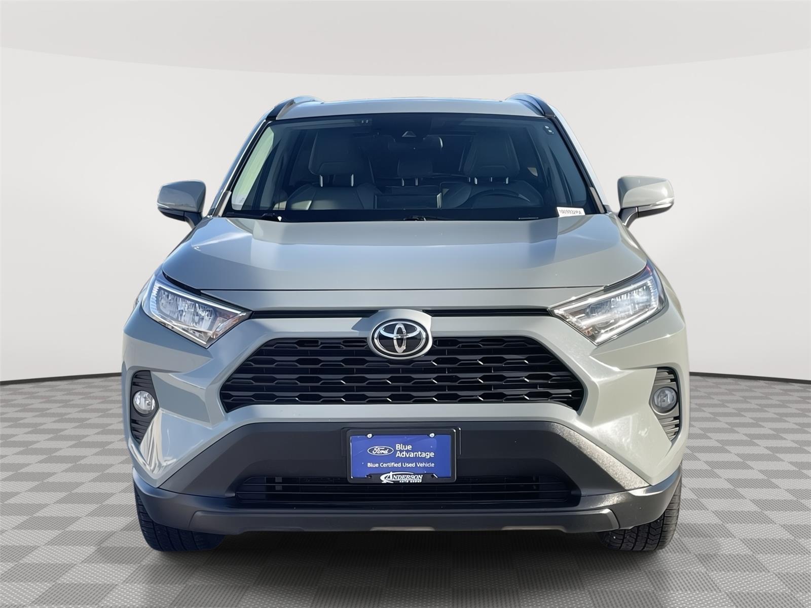 Vehicle photo 4