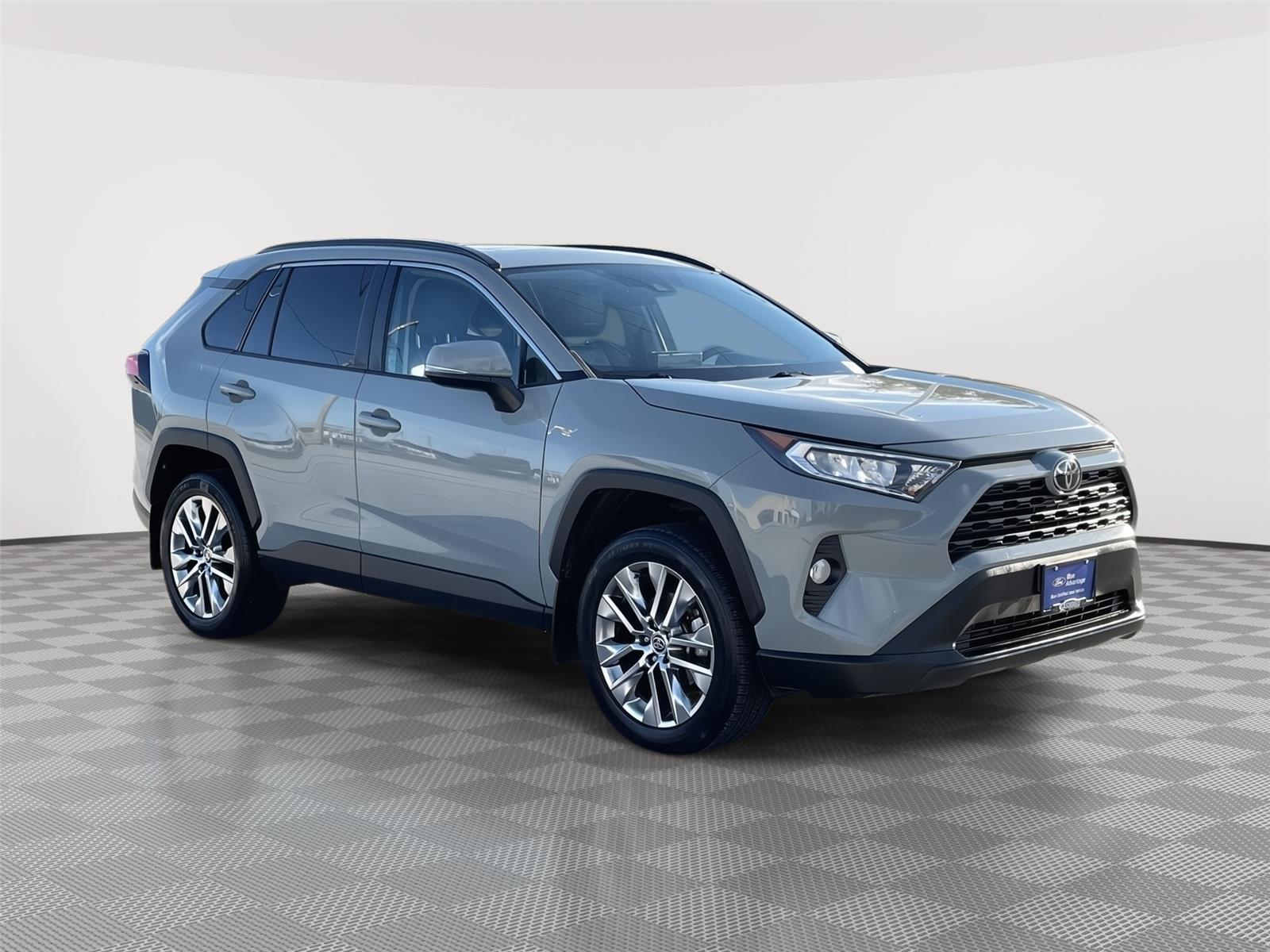Vehicle photo 5