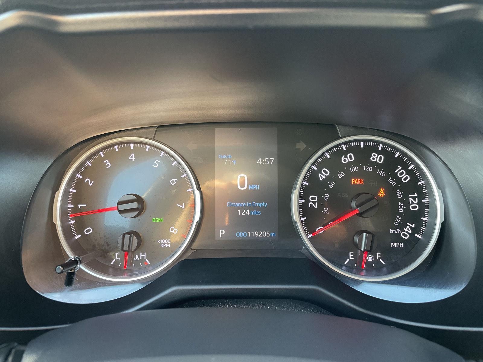 Vehicle photo 14