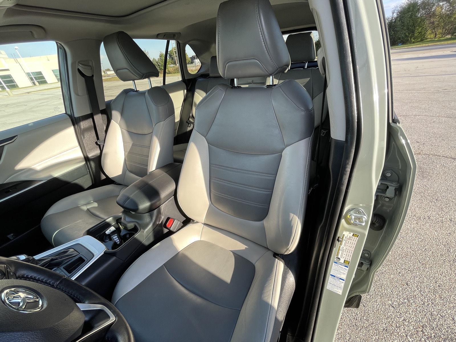Vehicle photo 17