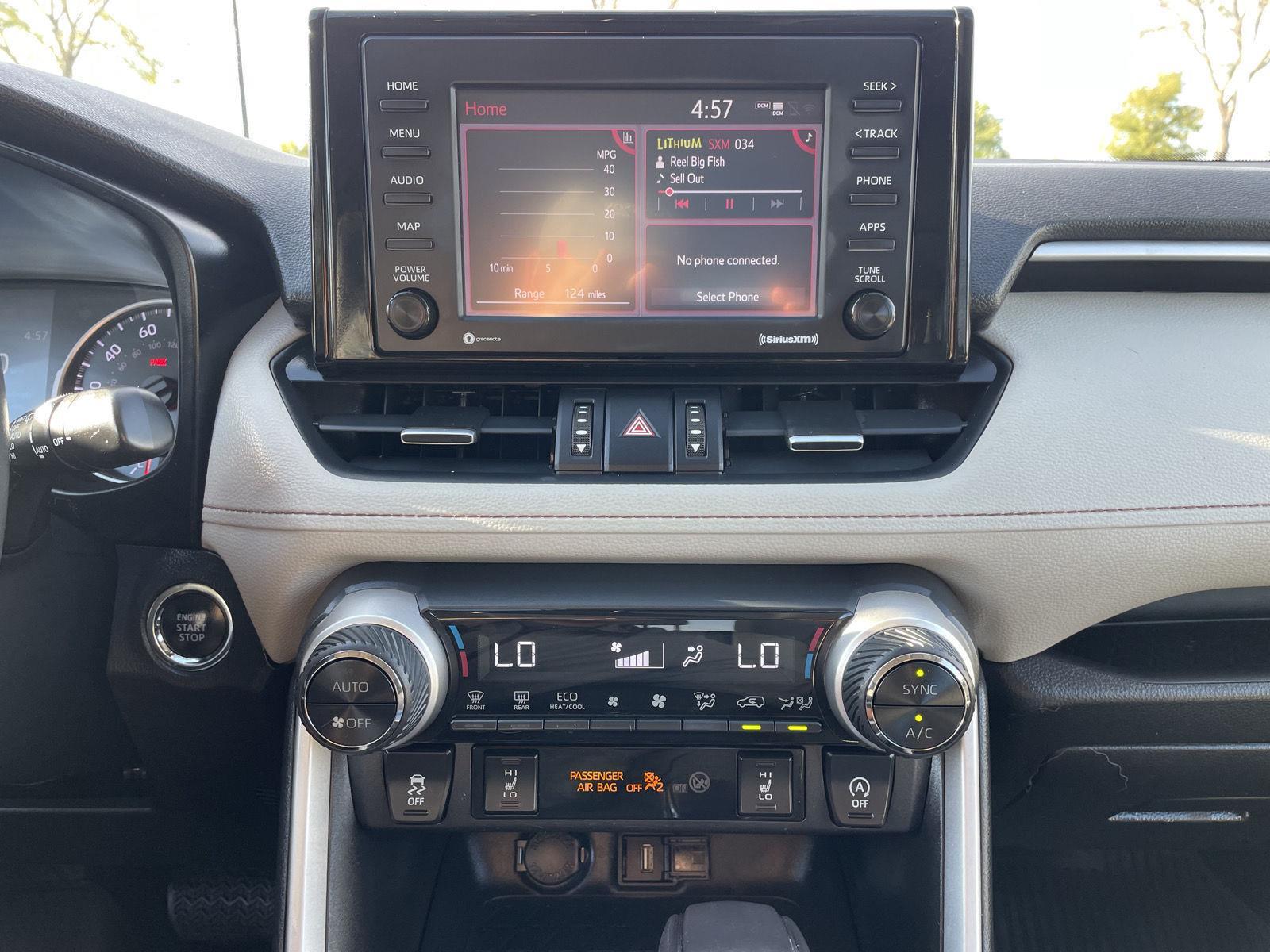 Vehicle photo 21