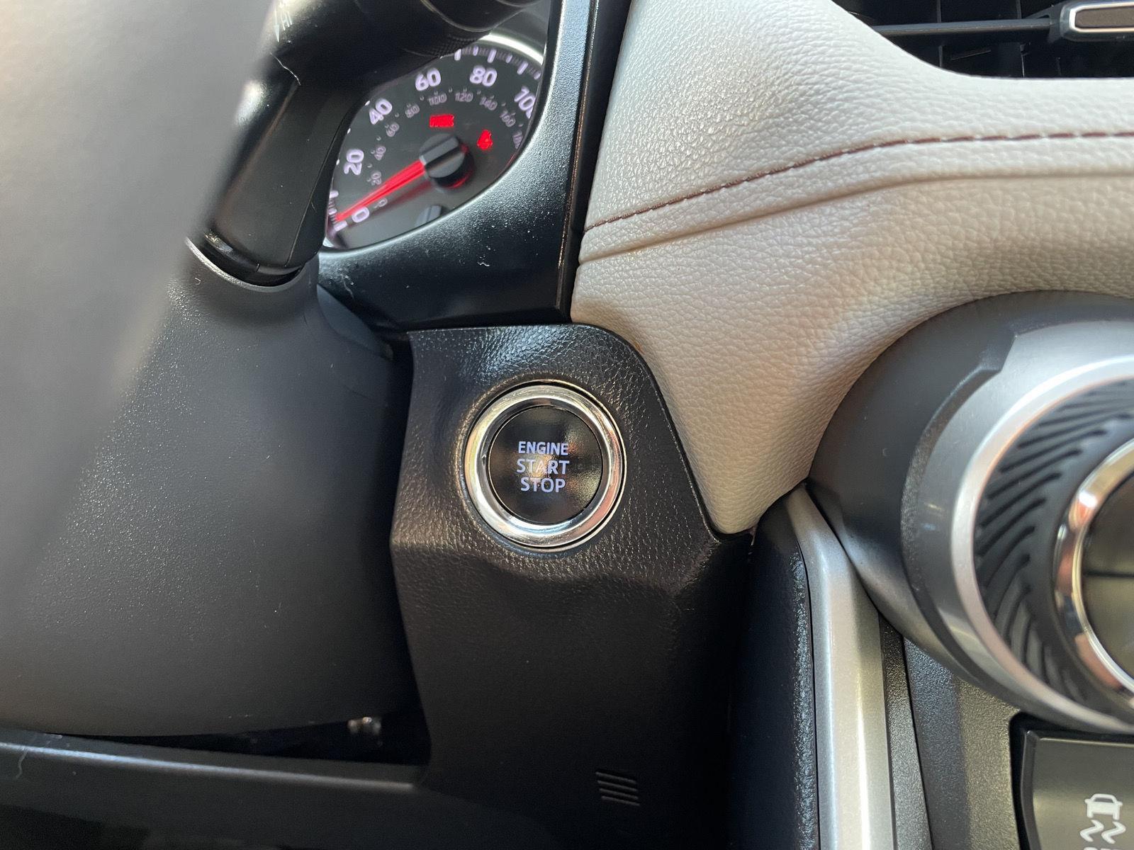 Vehicle photo 23