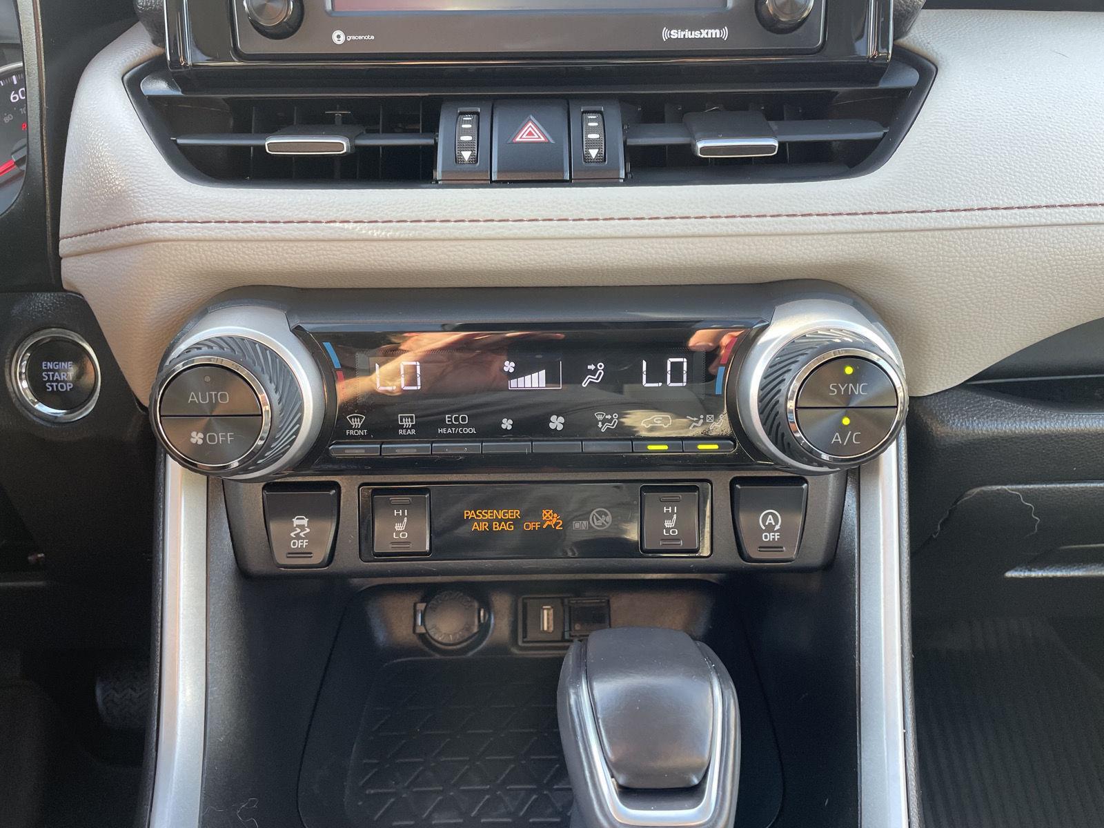 Vehicle photo 25