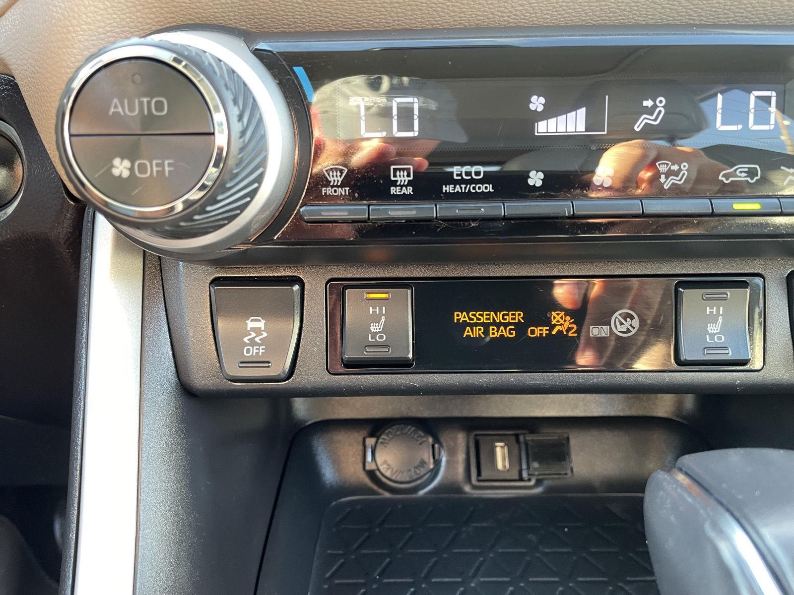 Vehicle photo 26