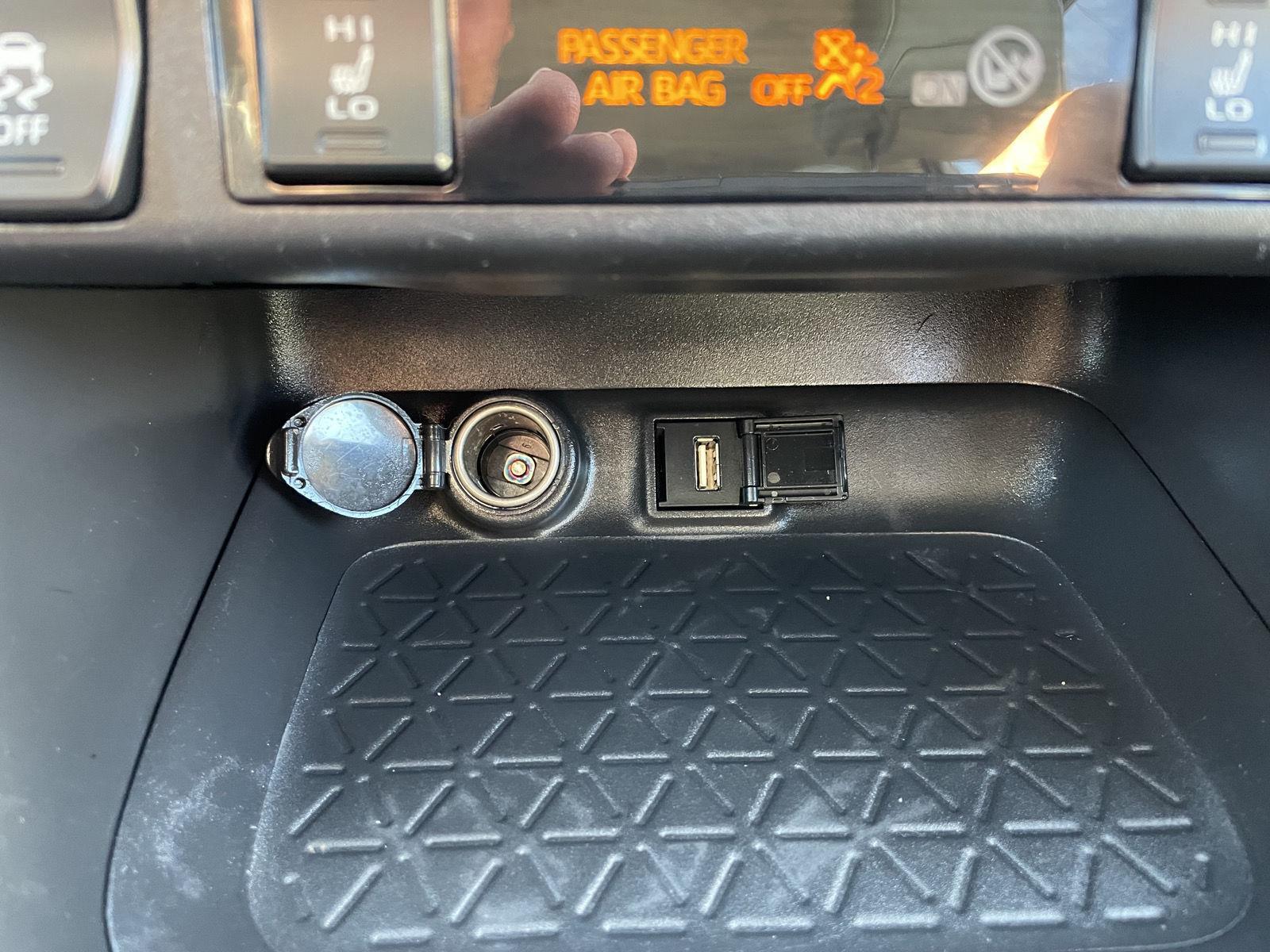 Vehicle photo 27