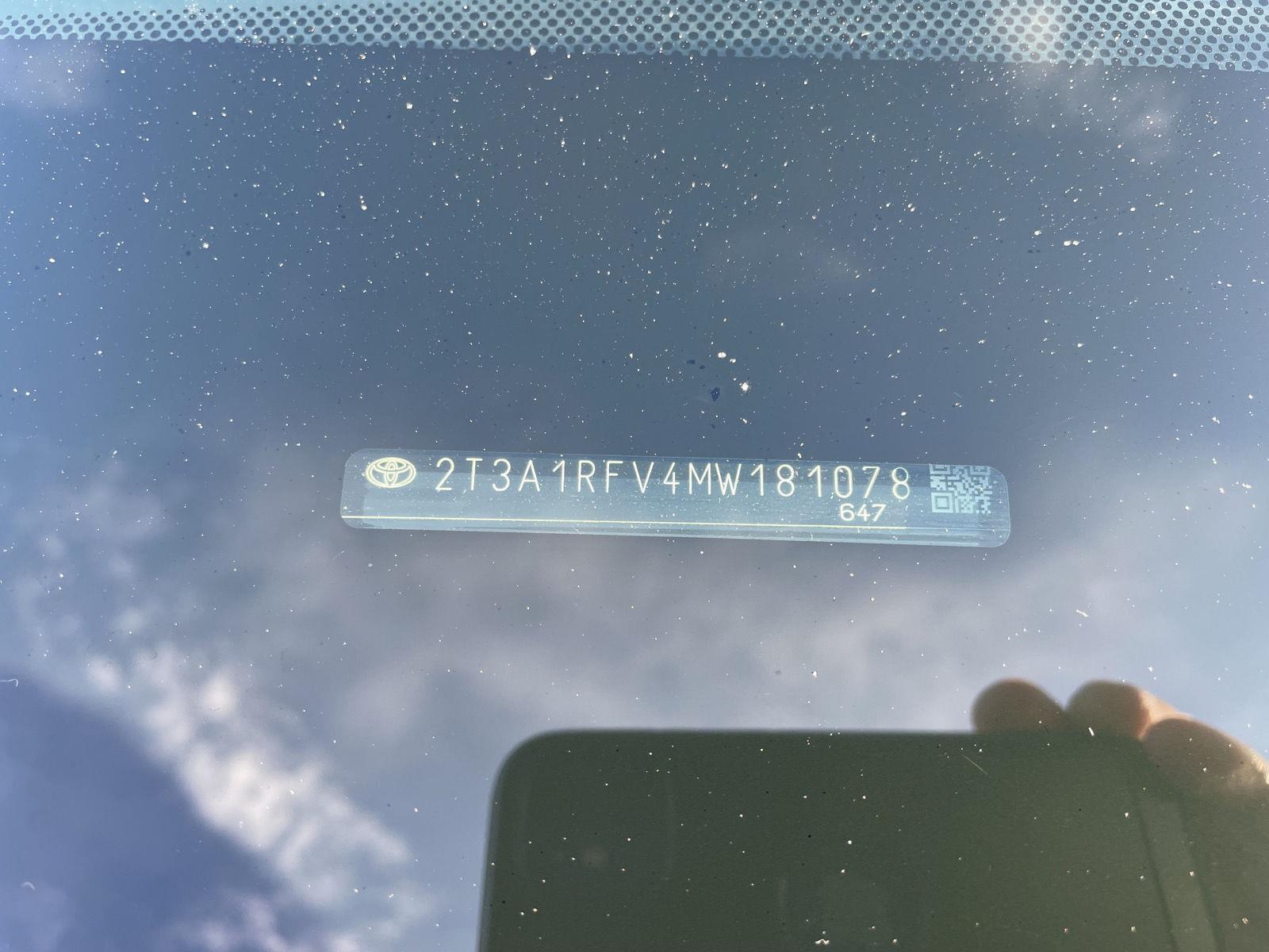 Vehicle photo 33