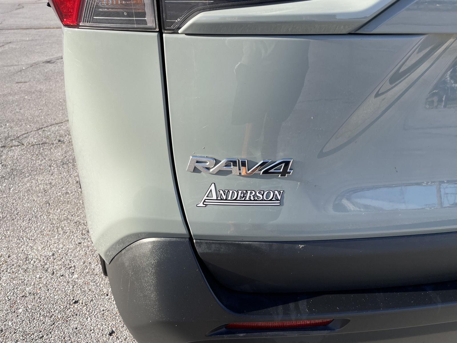 Vehicle photo 37