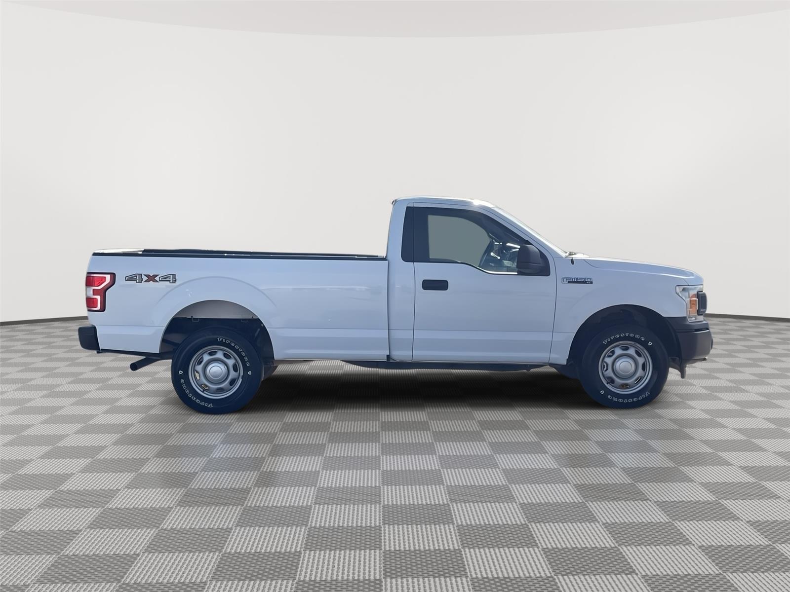 Vehicle photo 6